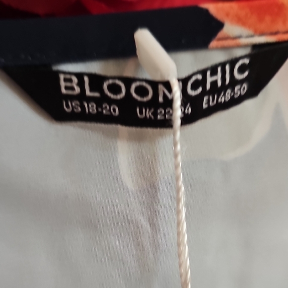 Bloomchic NWT Floral Women's Top - Navy and Orange Size 18/20 - Picture 3 of 6
